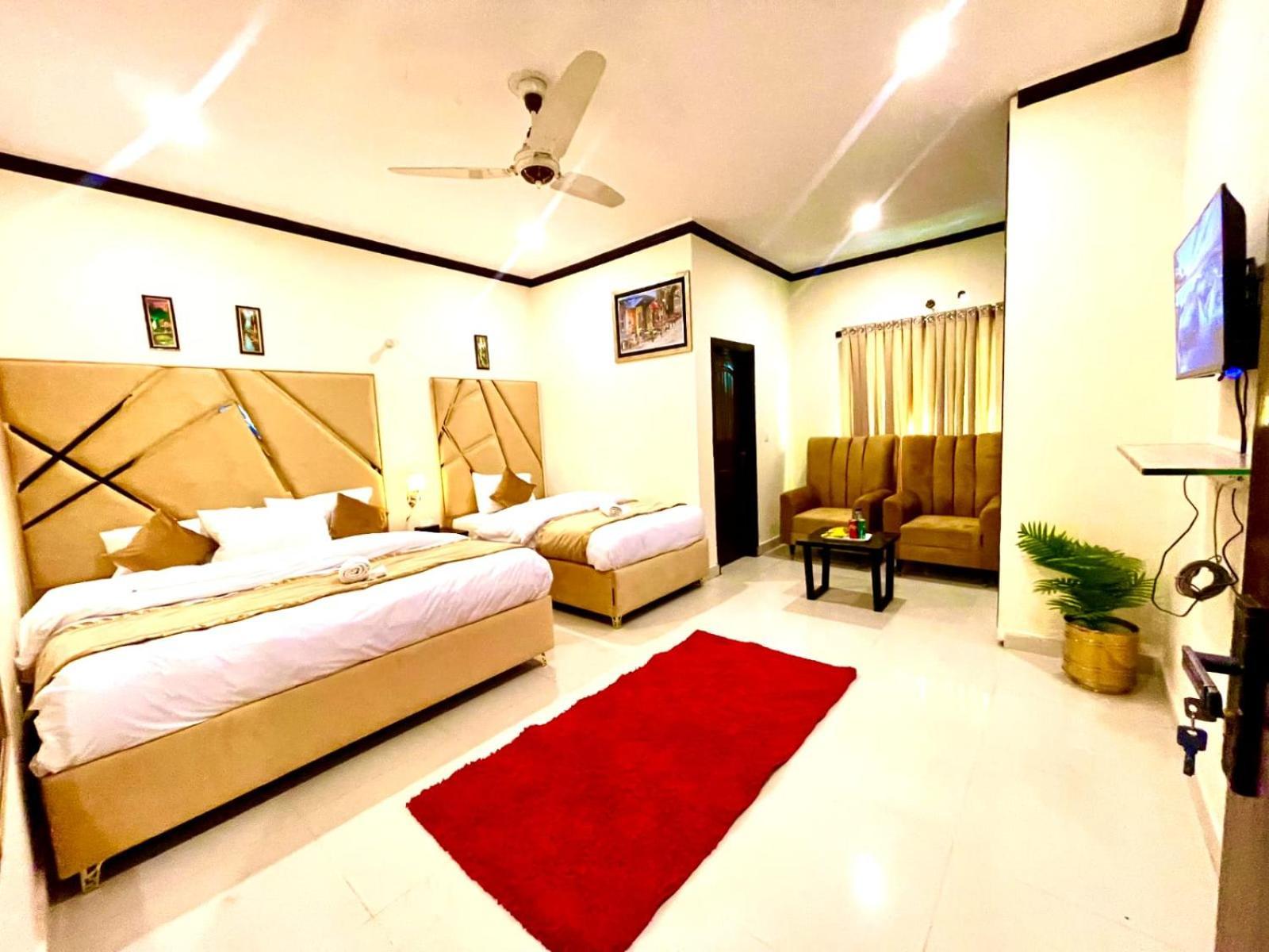 Go Room Hotel Lahore Exterior photo