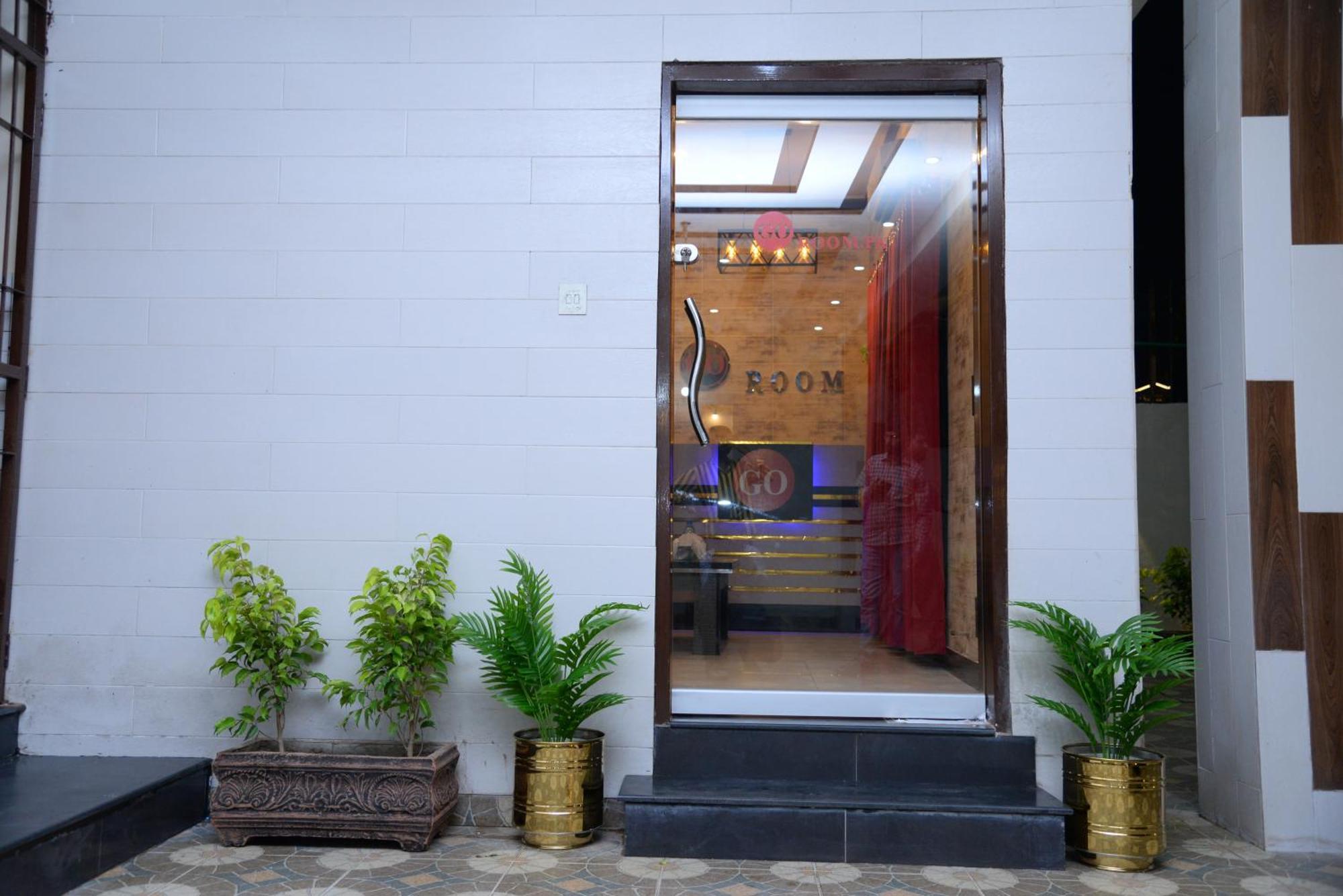 Go Room Hotel Lahore Exterior photo