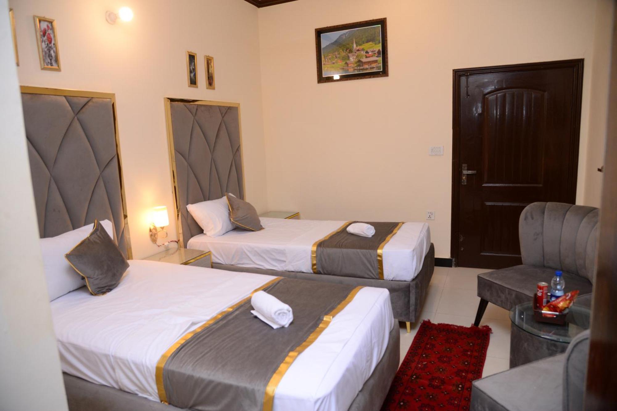 Go Room Hotel Lahore Exterior photo